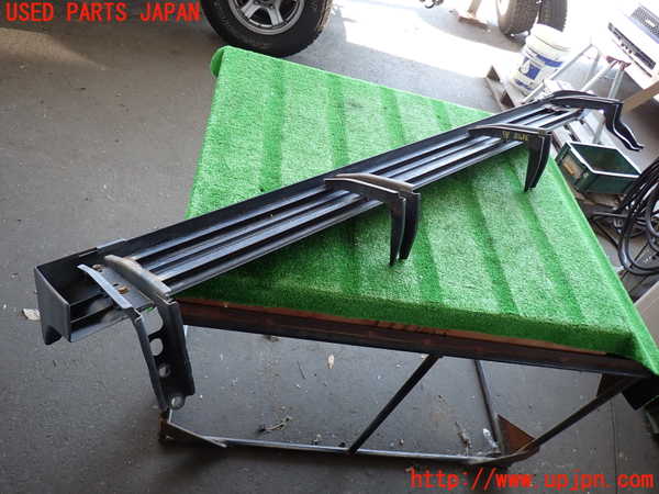 2UPJ-9231781390]ランクル100系(UZJ100W)右サイドステップ 中古_4