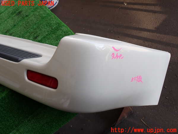 2UPJ-9231781610]ランクル100系(UZJ100W)リアバンパー 中古_4