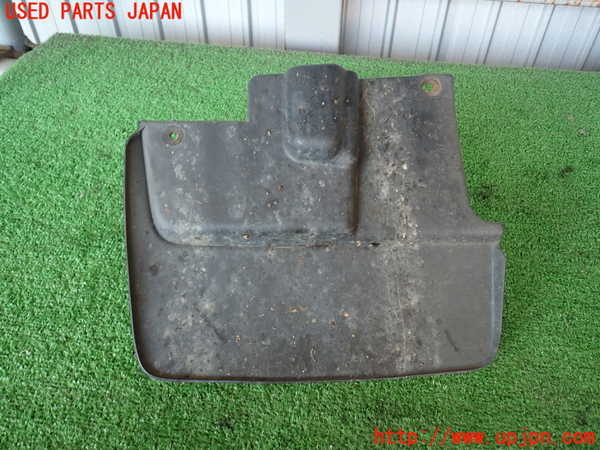 2UPJ-9231781450]ランクル100系(UZJ100W)右フロントマッドガード(泥除け) 中古_3