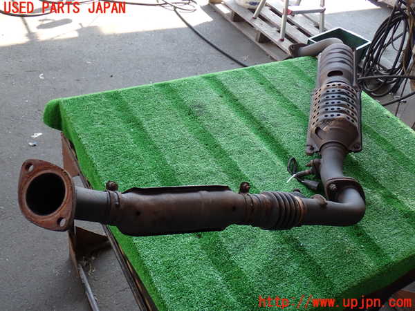 2UPJ-9231782662]ランクル100系(UZJ100W)触媒2 中古_3