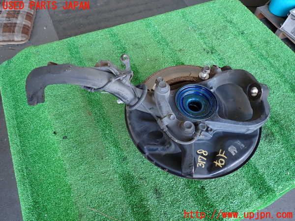 2UPJ-9231784290]ランクル100系(UZJ100W)右フロントナックルハブ 中古_2