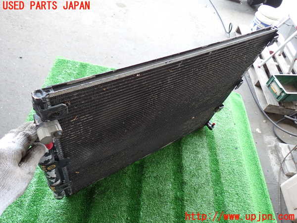 2UPJ-9231786031]ランクル100系(UZJ100W)エアコンコンデンサー1 中古_2