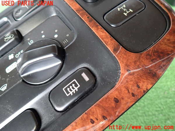 2UPJ-9231786066]ランクル100系(UZJ100W)エアコンスイッチ1 中古_2