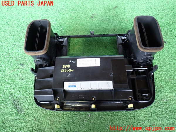 2UPJ-9231786066]ランクル100系(UZJ100W)エアコンスイッチ1 中古_3
