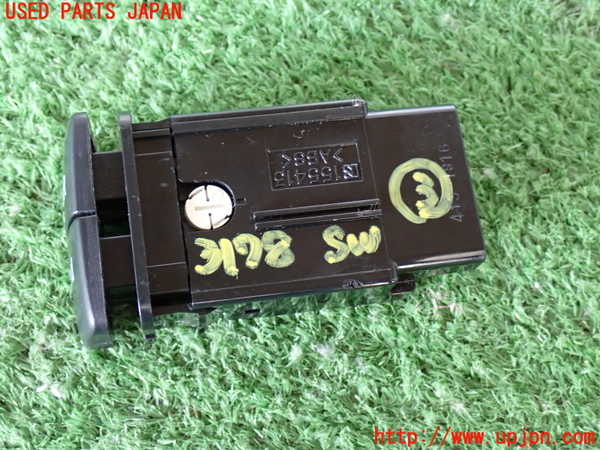 2UPJ-9231786308]ランクル100系(UZJ100W)スイッチ3 (PWR 2ND) 中古_2