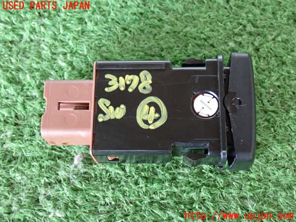2UPJ-9231786309]ランクル100系(UZJ100W)スイッチ4 (シート) 中古_2