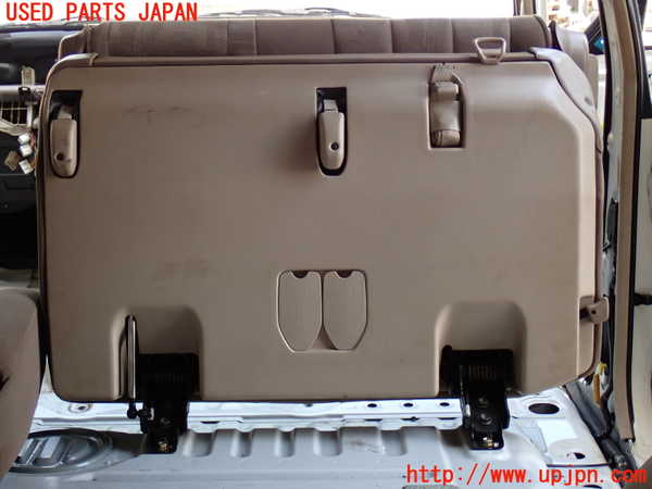 2UPJ-9231787145]ランクル100系(UZJ100W)右2列目シート 中古_5