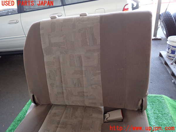 2UPJ-9231787235]ランクル100系(UZJ100W)右3列目シート 中古_3