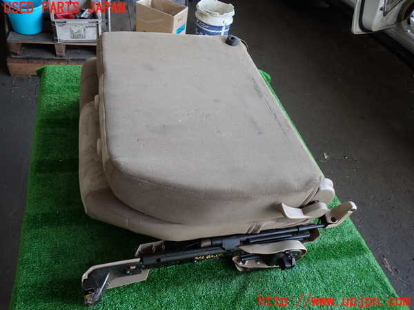 2UPJ-9231787265]ランクル100系(UZJ100W)左3列目シート 中古_4
