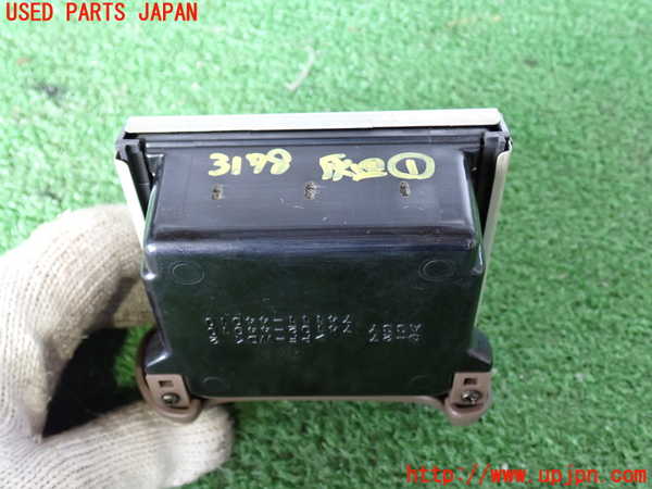 2UPJ-9231787821]ランクル100系(UZJ100W)灰皿1 中古_3