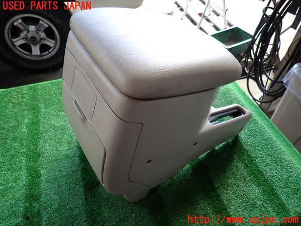 2UPJ-9231787540]ランクル100系(UZJ100W)センターコンソール 中古_2
