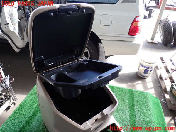 2UPJ-9231787540]ランクル100系(UZJ100W)センターコンソール 中古_4