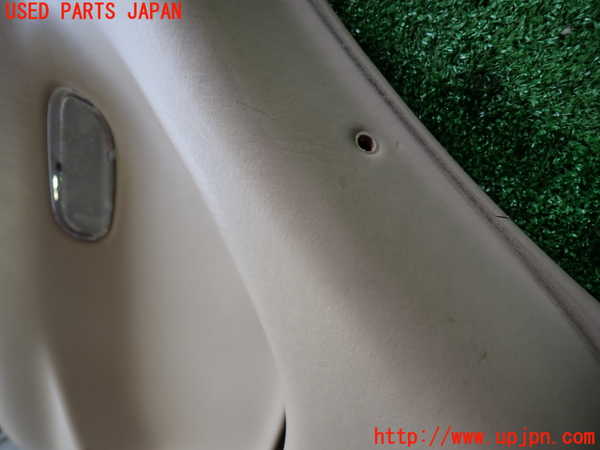 2UPJ-9231781294]ランクル100系(UZJ100W)右後ドア内張り 中古_3