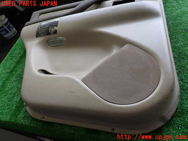 2UPJ-9231781324]ランクル100系(UZJ100W)左後ドア内張り 中古_2