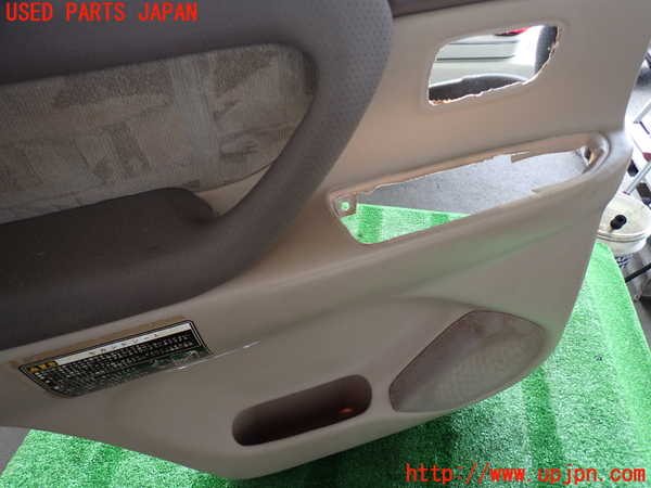 2UPJ-9231781324]ランクル100系(UZJ100W)左後ドア内張り 中古_4