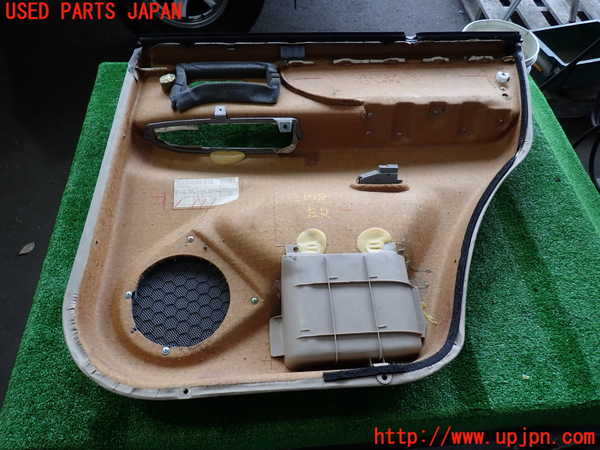 2UPJ-9231781324]ランクル100系(UZJ100W)左後ドア内張り 中古_5