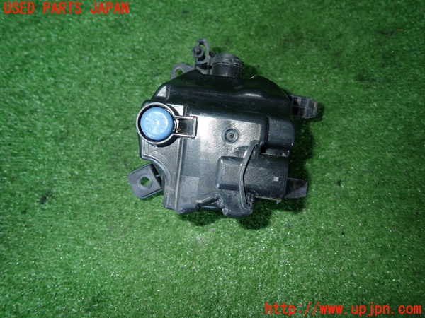 2UPJ-9231791182]BMW 320i(8A20)左フォグ 中古 (F30)_3