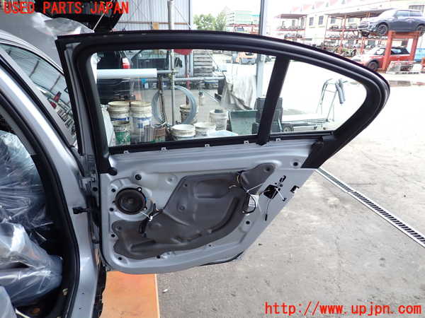 2UPJ-9231791290]BMW 320i(8A20)右後ドア (43R-001735) 中古 (F30)_2