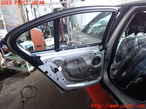 2UPJ-9231791320]BMW 320i(8A20)左後ドア (43R-001735) 中古 (F30)_2