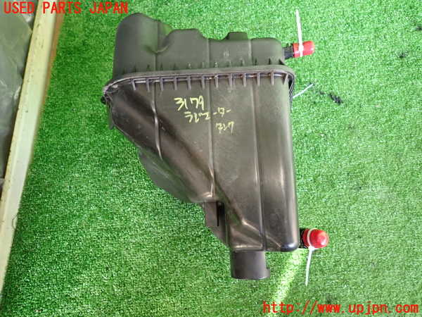 2UPJ-9231792410]BMW 320i(8A20)ラジエータータンク 中古 (F30)_3