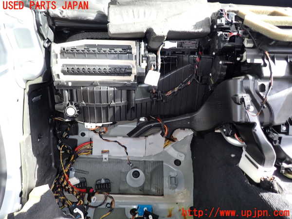 2UPJ-9231796081]BMW 320i(8A20)エバポレーター1 中古 (F30)_3