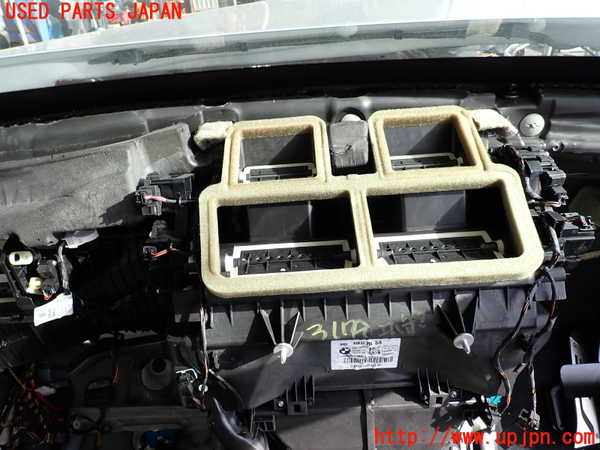 2UPJ-9231796081]BMW 320i(8A20)エバポレーター1 中古 (F30)_4