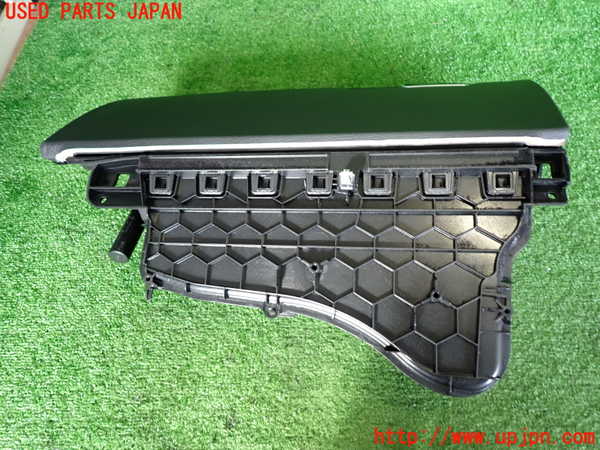 2UPJ-9231797516]BMW 320i(8A20)グローブボックス1 中古 (F30)_4