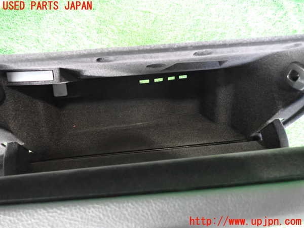 2UPJ-9231797516]BMW 320i(8A20)グローブボックス1 中古 (F30)_5