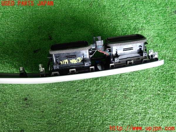 2UPJ-9231797528]BMW 320i(8A20)エアコン吹き出し口3 (真中) 中古 (F30)_3
