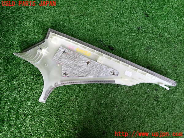 2UPJ-9231797680]BMW 320i(8A20)左リアピラートリム 中古 (F30)_3