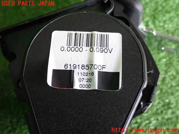 2UPJ-9231797135]BMW 320i(8A20)真中2列目シートベルト 中古 (F30)_3