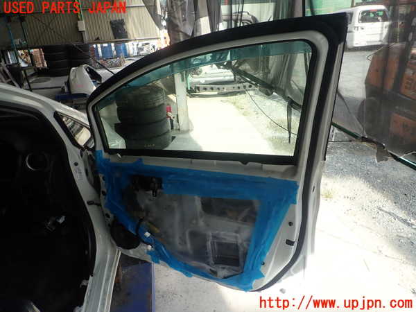 1UPJ-9231801230]ノート(E12)右前ドア 中古 NSG M31O8 43R-005834_3