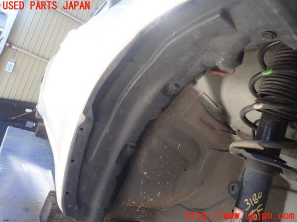 1UPJ-9231801090]ノート(E12)右前フェンダーライナー 中古_3