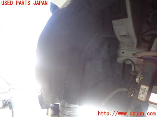 1UPJ-9231801092]ノート(E12)左前フェンダーライナー 中古_2