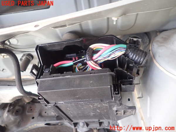1UPJ-9231806741]ノート(E12)ヒューズボックス1(エンジンルーム内) 中古_2