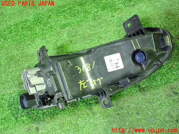 1UPJ-9231811182]セレナ C27系(GFC27)左フォグ 中古_2