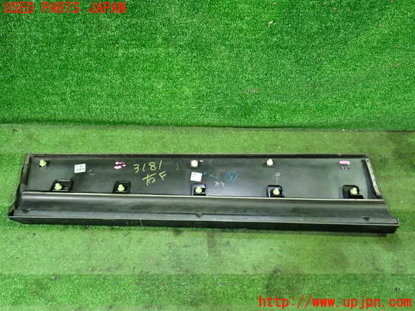 1UPJ-9231811232]セレナ C27系(GFC27)右前ドアパネル 中古_4