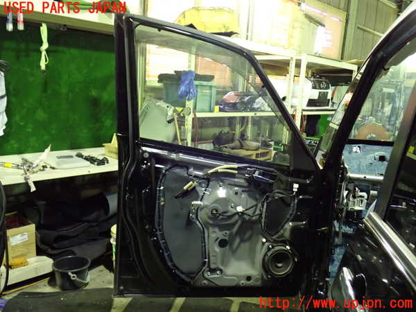 1UPJ-9231811260]セレナ C27系(GFC27)左前ドア AGC M2H3K 中古_5