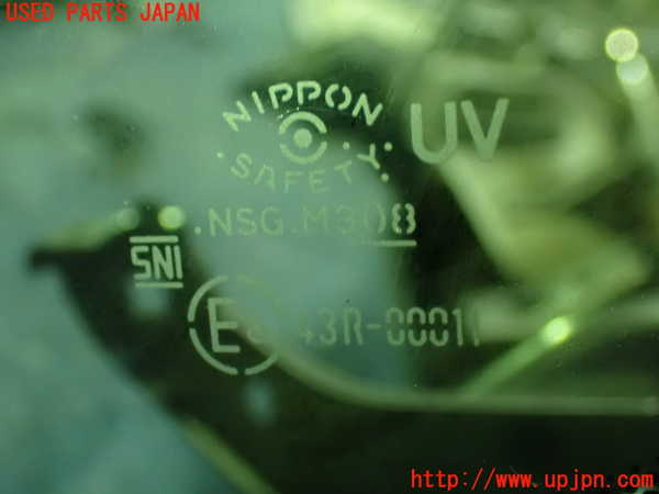 1UPJ-9231811202]セレナ C27系(GFC27)左フロント三角窓ガラス NSG M3O8 中古_2