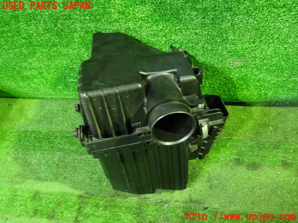 1UPJ-9231812560]セレナ C27系(GFC27)エアクリーナーボックス 中古_2
