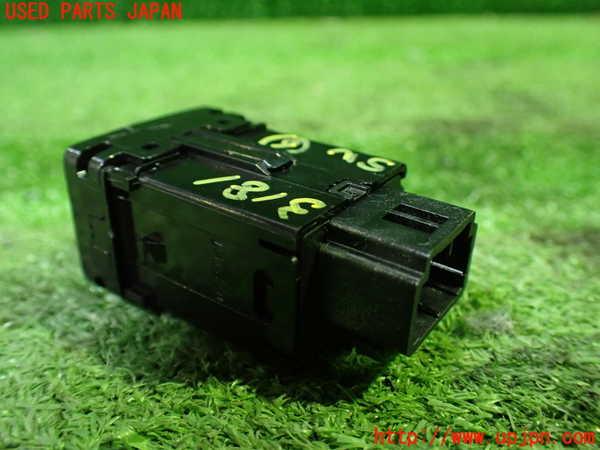 1UPJ-9231816311]セレナ C27系(GFC27)スイッチ6 (スライドドア) 中古_2