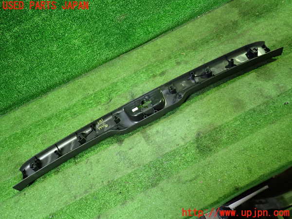 1UPJ-9231817772]セレナ C27系(GFC27)ラゲッジトレイ2 中古_2