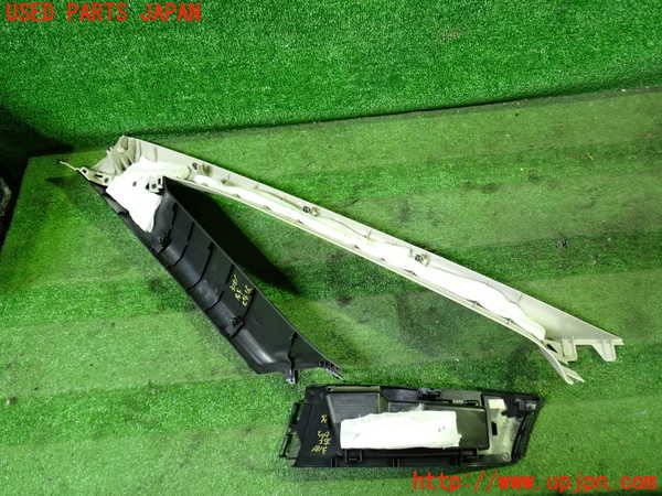 1UPJ-9231817655]セレナ C27系(GFC27)右フロントピラートリム 中古_2