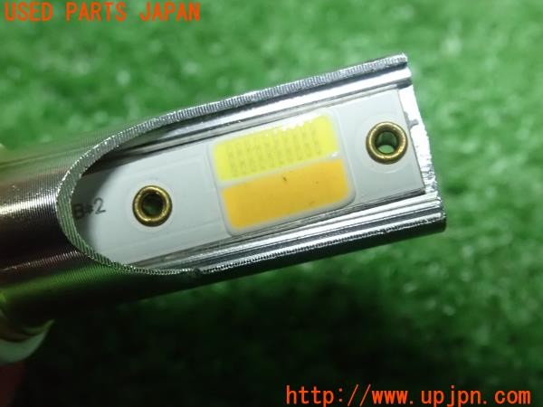 3UPJ=9231820512]レクサス CT200h(ZWA10)社外 LEDバルブ フォグランプ 2色切替え 1点 中古_3