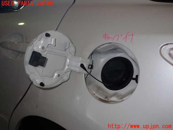 1UPJ-9231821690]レクサス・CT200h(ZWA10)フューエルリッド 中古_2
