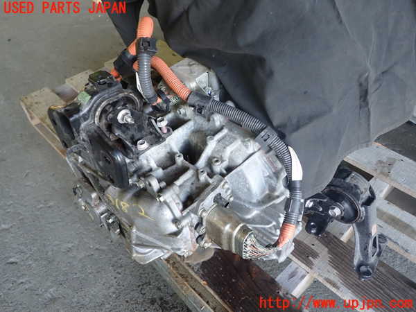 1UPJ-9231823010]レクサス・CT200h(ZWA10)ミッション AT 2ZR-FXE 中古_2