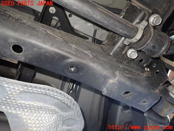 1UPJ-9231825295]レクサス・CT200h(ZWA10)リアメンバー 中古_4