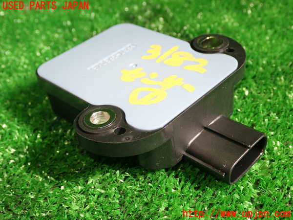 1UPJ-9231826381]レクサス・CT200h(ZWA10)センサー1 (ヨーレート) 中古_3
