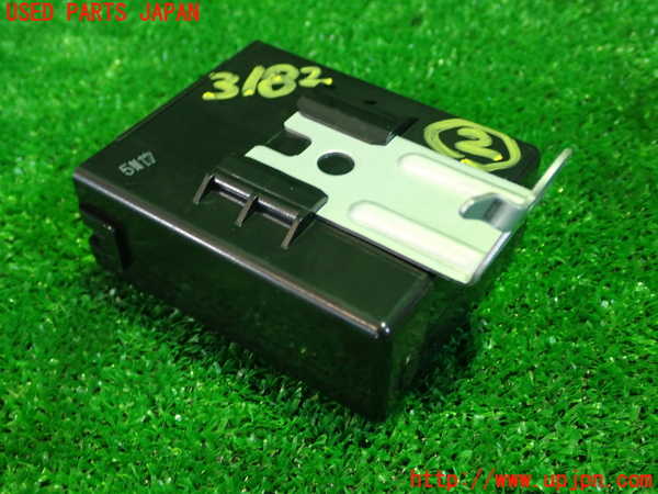 1UPJ-9231826147]レクサス・CT200h(ZWA10)コンピューター2 (86572-76010) 中古_3