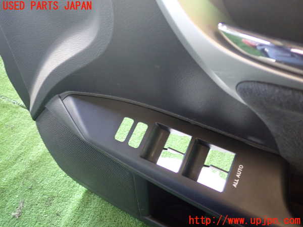 1UPJ-9231821234]レクサス・CT200h(ZWA10)右前ドア内張り 中古_3